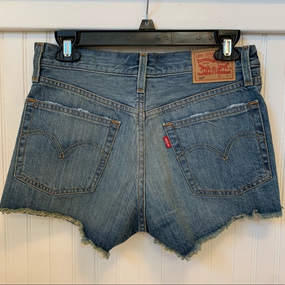 Levi’s 501 Jean Shorts - Picture 5 of 9